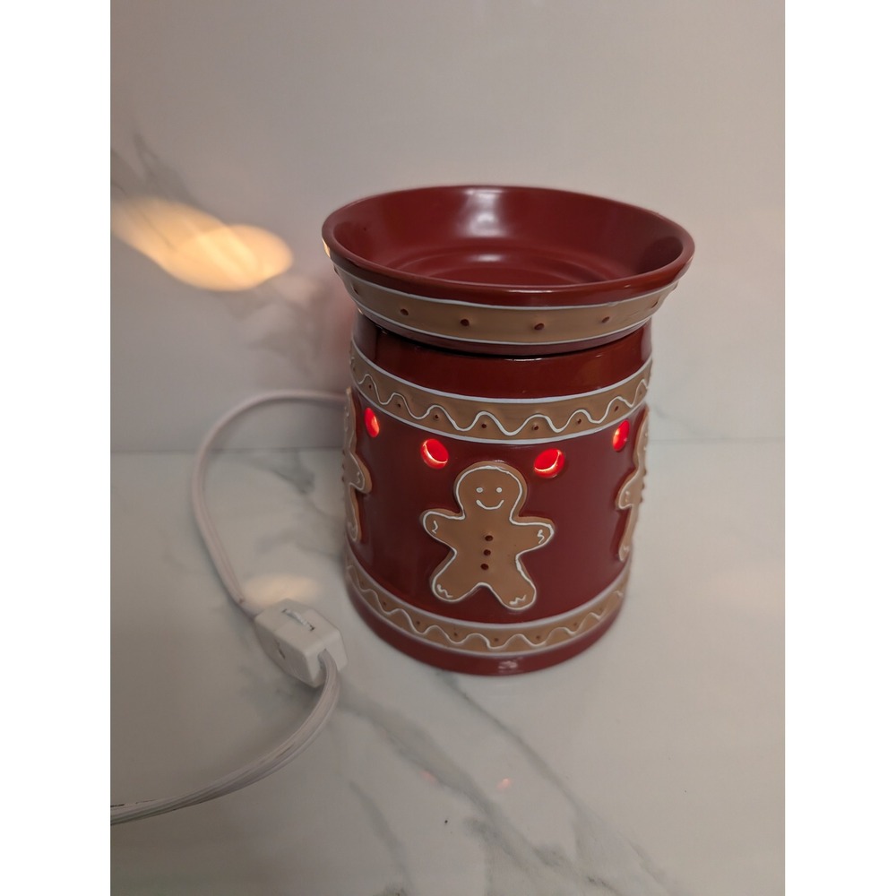 Scentsy Gingerbread Full-Size Electric Wax Warmer DSW-GING Red Holiday Ceramic